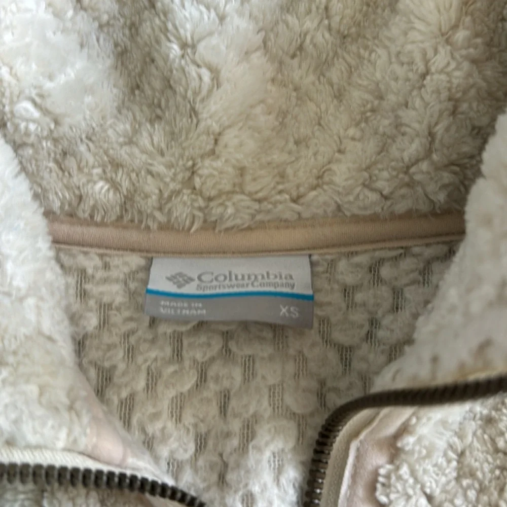 Good condition women’s small Columbia coat! - Picture 3 of 4